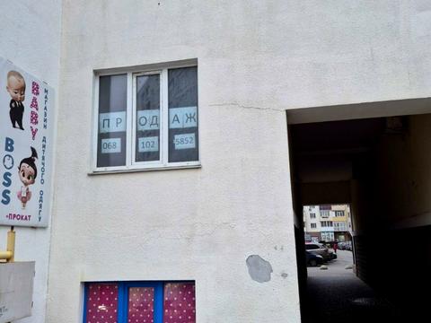 комерційна за адресою Незалежності вул., 15