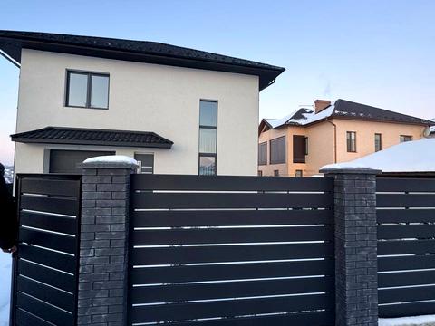 будинок за адресою Головна