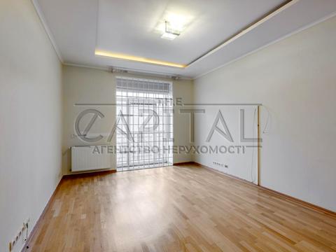 комерційна за адресою Ірининська вул., 3