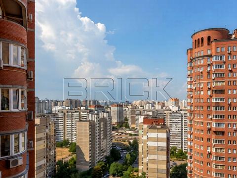 квартира за адресою Анни Ахматової вул., 13