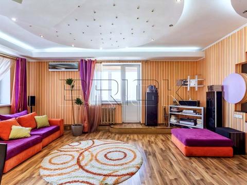 квартира за адресою Анни Ахматової вул., 13