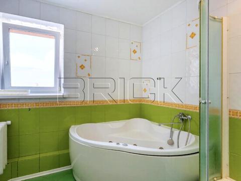 квартира за адресою Анни Ахматової вул., 13