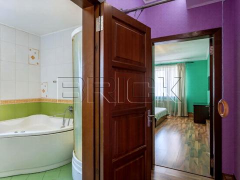 квартира за адресою Анни Ахматової вул., 13