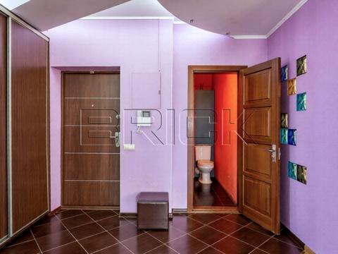 квартира за адресою Анни Ахматової вул., 13