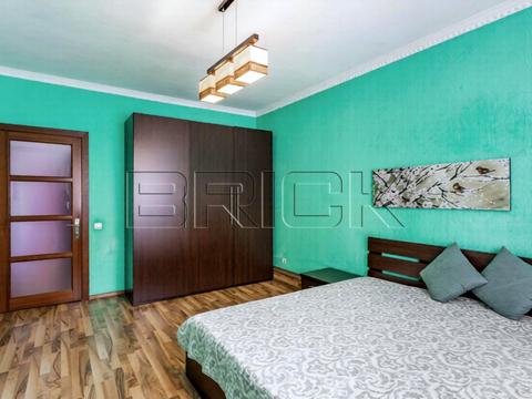 квартира за адресою Анни Ахматової вул., 13