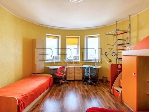 квартира за адресою Анни Ахматової вул., 13