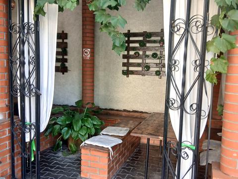 комерційна за адресою Зарічанська вул., 18