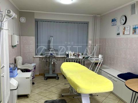 комерційна за адресою Чистяківська вул., 2