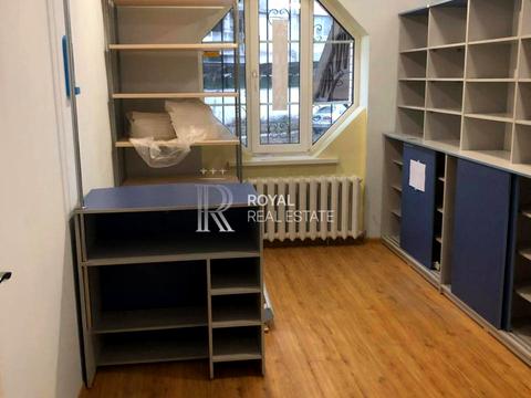 комерційна за адресою Сім'ї Стешенків вул. (Тимофія Строкача), 3