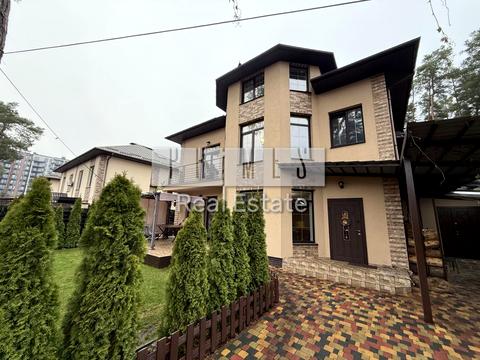 дом по адресу Українська ул.