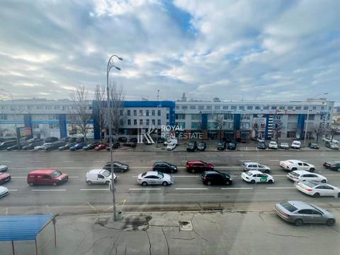 комерційна за адресою Новокостянтинівська вул., 7