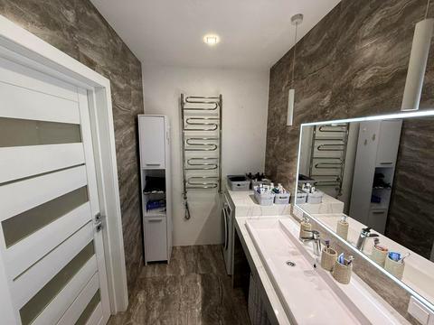 квартира по адресу Ивана Пулюя ул., 40/15