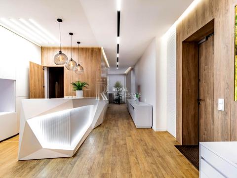 комерційна за адресою Михайла Грушевського вул., 9