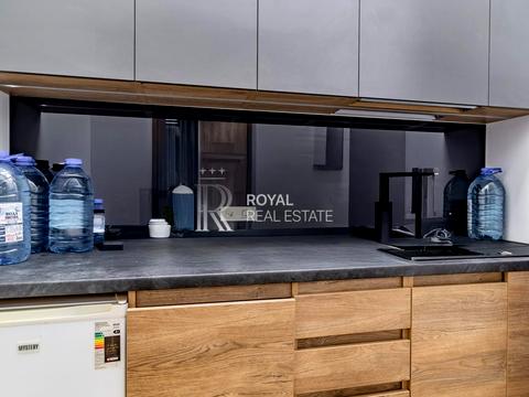 комерційна за адресою Михайла Грушевського вул., 9