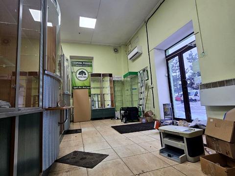 комерційна за адресою Володимира Великого вул. (Артема), 51