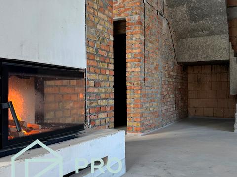 комерційна за адресою Центральна, 1