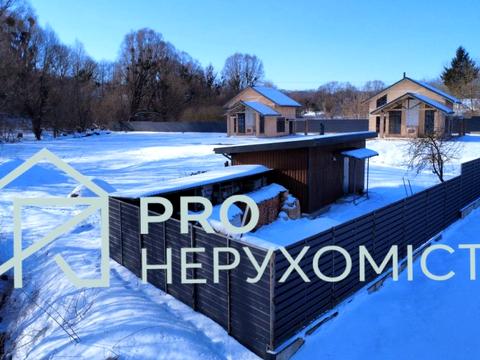 комерційна за адресою Центральна, 1