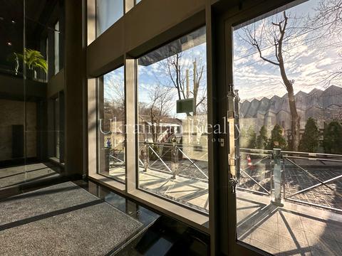 комерційна за адресою Редутна вул., 65/71