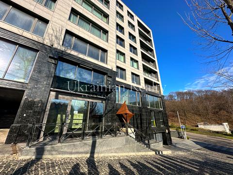 комерційна за адресою Редутна вул., 65/71