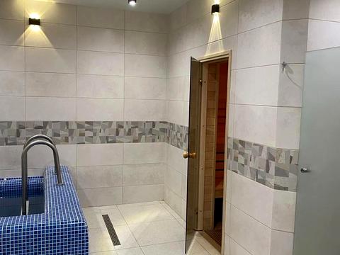 коммерческая по адресу Киевская ул., 1