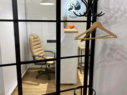 коммерческая по адресу Киевская ул., 1