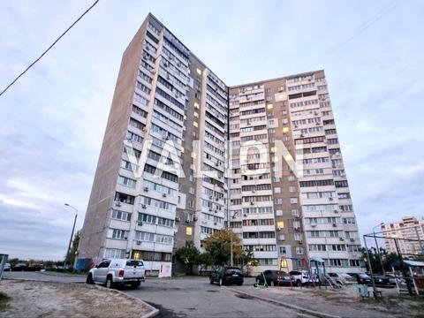 квартира по адресу Ревуцкого ул., 4