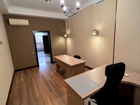 комерційна за адресою Київ, Казарменна вул. (Григорія Андрющенка), 4