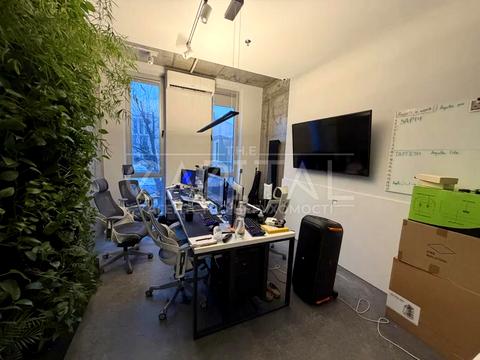 комерційна за адресою Антоновича вул. (Горького), 44