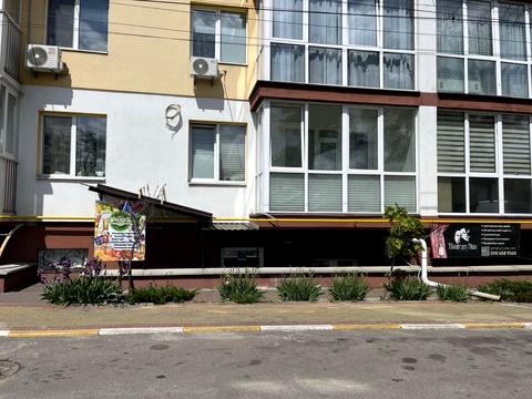 комерційна за адресою Громадянська вул., 3