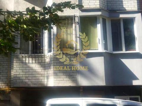 комерційна за адресою Пономарьова вул., 2/2