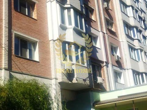 комерційна за адресою Пономарьова вул., 2/2