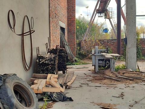 комерційна за адресою Індустріальна вул., 11Б