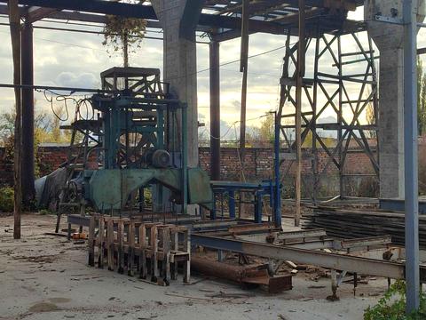 комерційна за адресою Індустріальна вул., 11Б