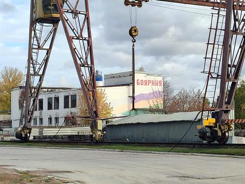 комерційна за адресою Індустріальна вул., 11Б