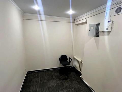 комерційна за адресою Лабораторна вул., 37/33