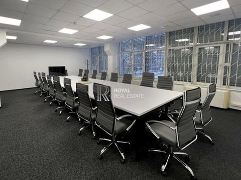 комерційна за адресою Дегтярівська вул., 52