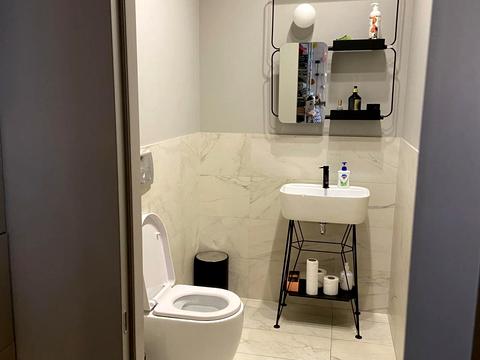 коммерческая по адресу Леси Украинки бульв., 20/22