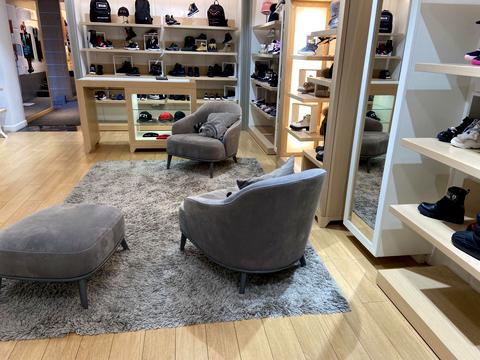 коммерческая по адресу Леси Украинки бульв., 20/22