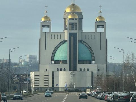 паркомісце за адресою Микільсько-Слобідська вул., (Будинок 28)