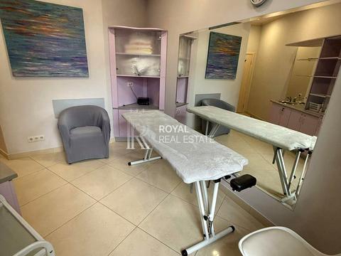 комерційна за адресою В'ячеслава Чорновола вул., 27