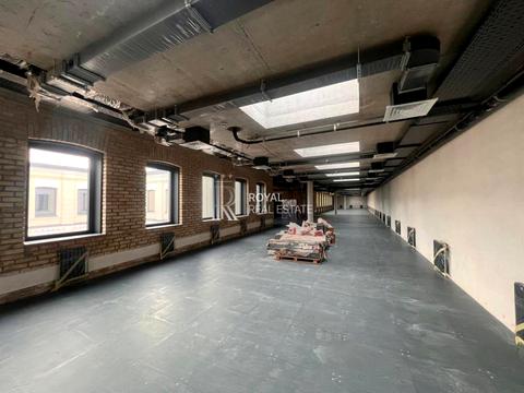 комерційна за адресою Прорізна вул., 11