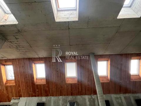 комерційна за адресою Прорізна вул., 9