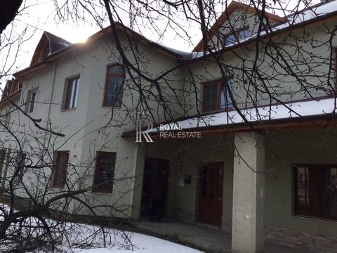 комерційна за адресою Миру, 1