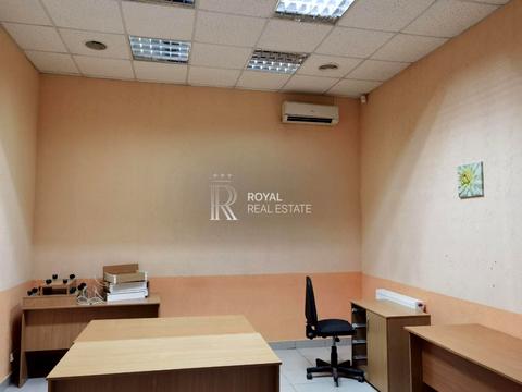 комерційна за адресою Межигірського Спаса вул., 17