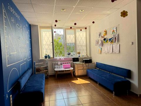 коммерческая по адресу Митрополита Андрея Шептицкого, 1