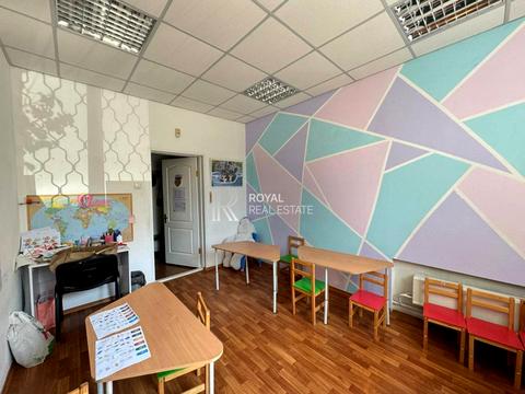 коммерческая по адресу Митрополита Андрея Шептицкого, 1