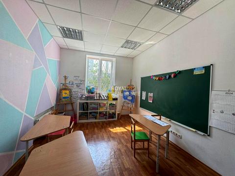 коммерческая по адресу Митрополита Андрея Шептицкого, 1