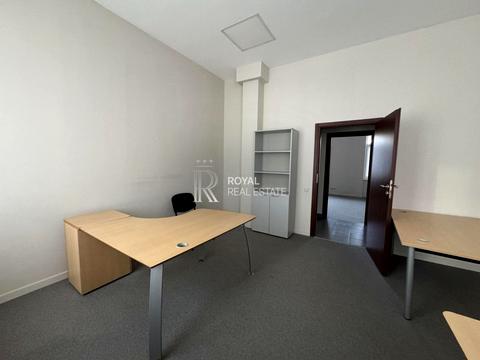 комерційна за адресою Цитадельна вул., 4/7