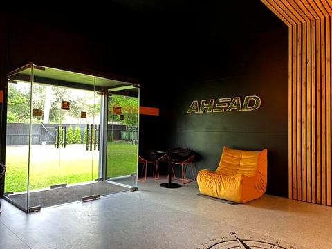 комерційна за адресою 192-га Садова вул., 3