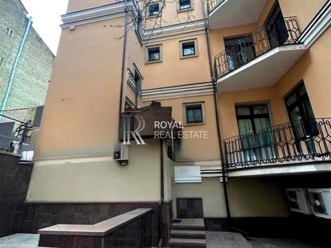 коммерческая по адресу Нестерівський пров., 8